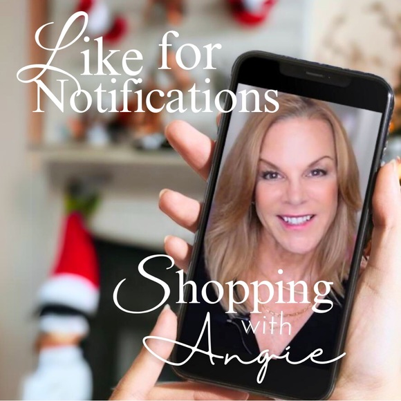 Angie Strader SILENT Bags Show! - Picture 1 of 8